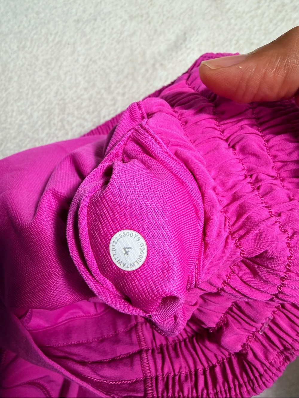 Lululemon Hotty Hot Short II *Long 4" - Ripened Raspberry - Size 4 - Picture 9 of 9